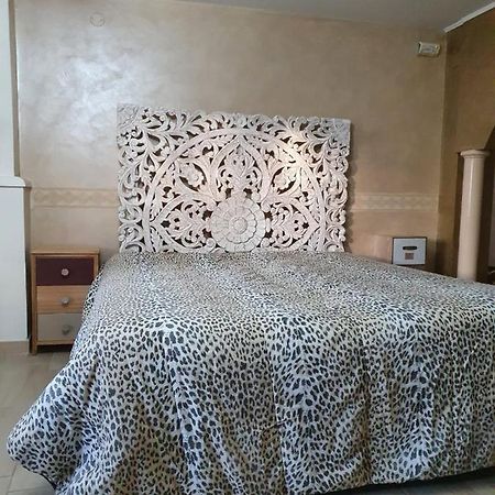 Bed And Breakfast Da "Cenzino" Crispiano Exterior foto