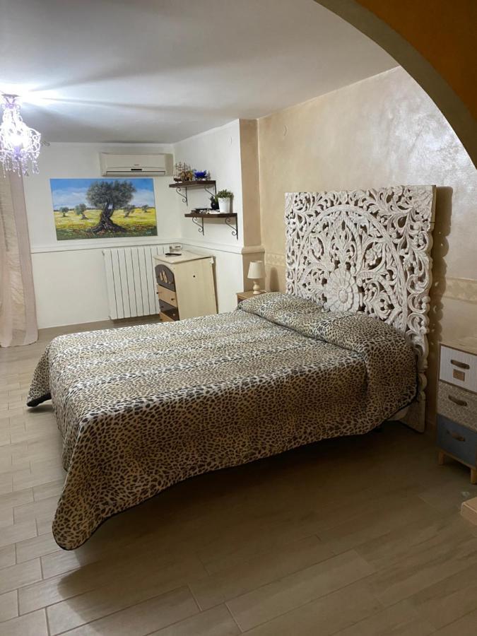 Bed And Breakfast Da "Cenzino" Crispiano Exterior foto